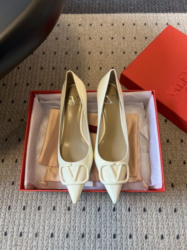 Valentino authentic quality shoes 2025