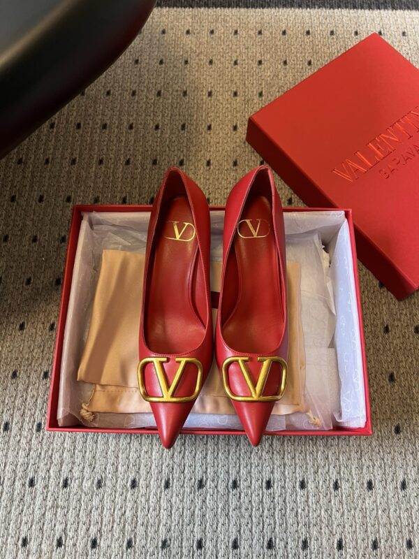 Valentino authentic quality shoes 2025