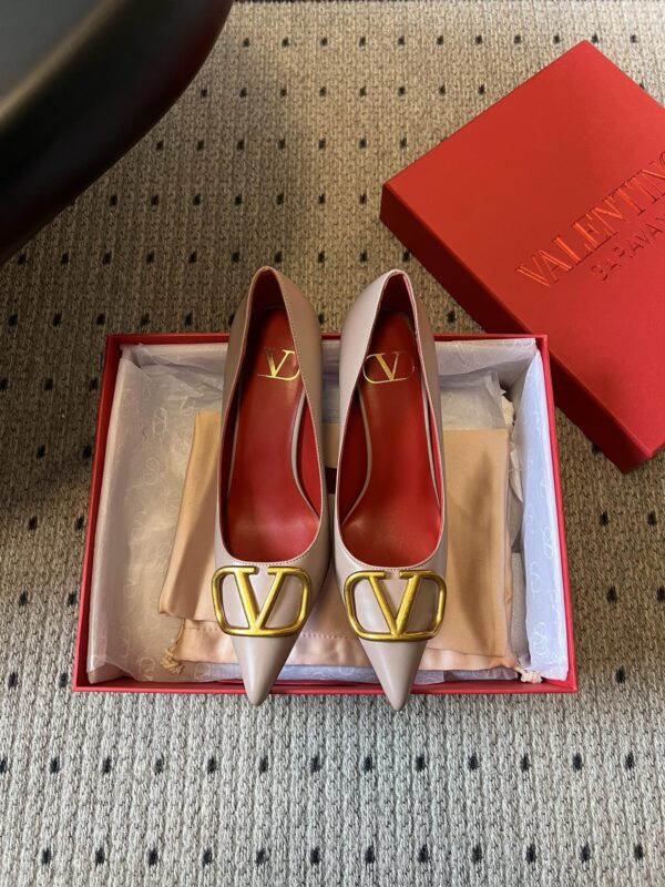 Valentino authentic quality shoes 2025