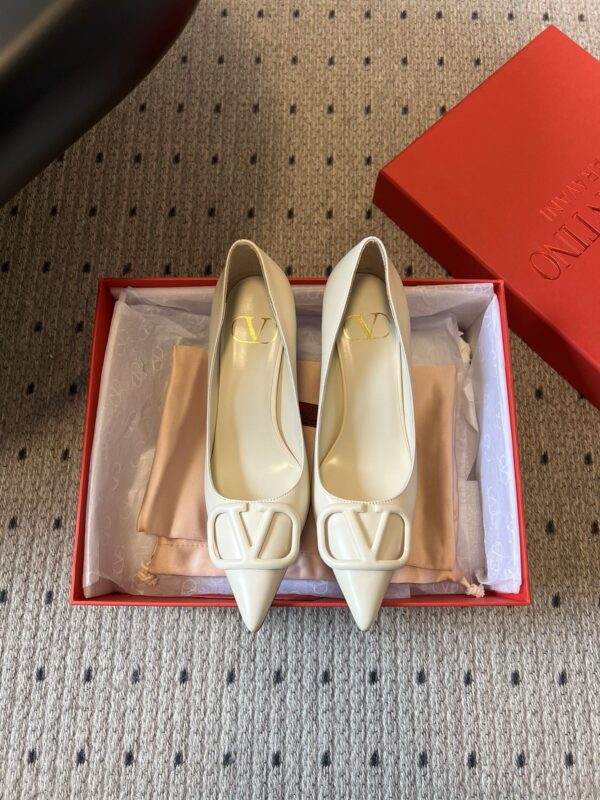 Valentino authentic quality shoes 2025