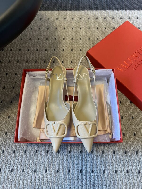 Valentino authentic quality shoes 2025