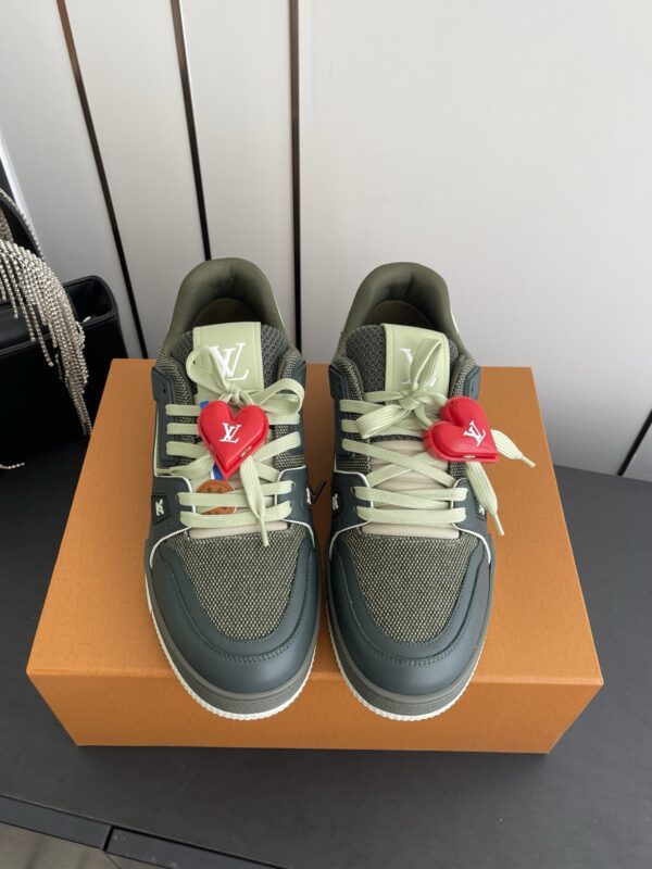 Louis Vuitton authentic quality sneakers 2026