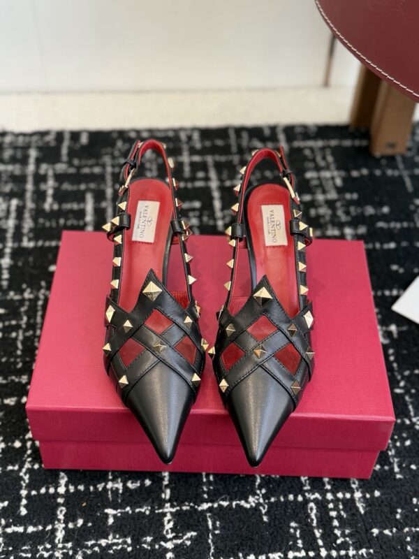 Valentino authentic quality shoes 2026