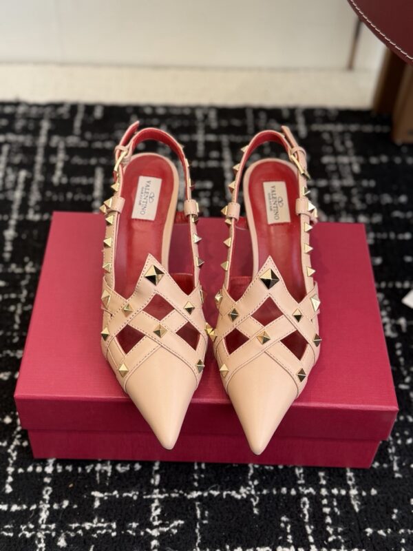 Valentino authentic quality shoes 2026