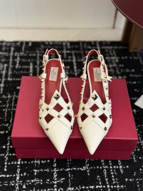 Valentino authentic quality shoes 2026