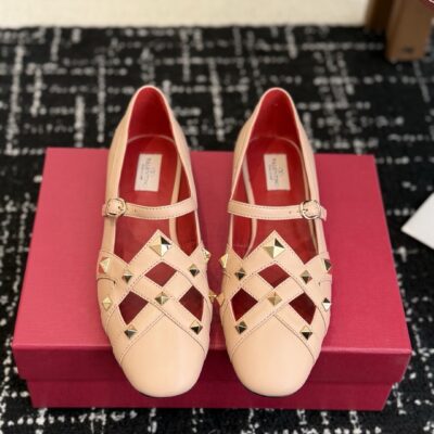 Valentino authentic quality shoes 2026