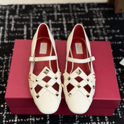 Valentino authentic quality shoes 2026