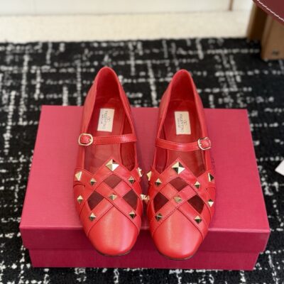 Valentino authentic quality shoes 2026