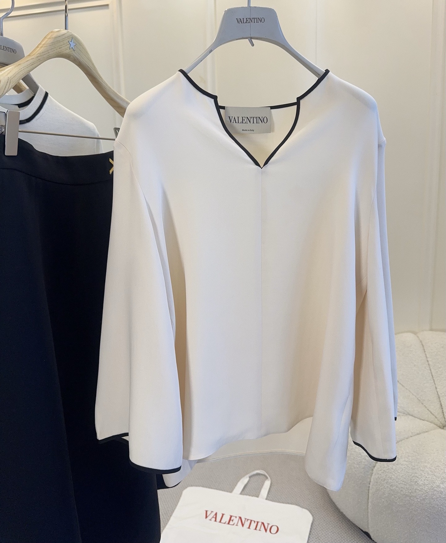 img_4441-33 Valentino 2026 New Off White Contrast Silk Top - Image 1