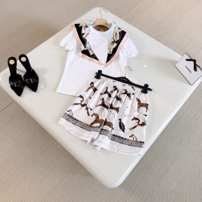 D&G 26W Detachable Silk Printed Scarf White Cotton T-Shirt