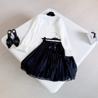 VALEN 26W White Pleated Ruffle Flared-Sleeve Silk Top